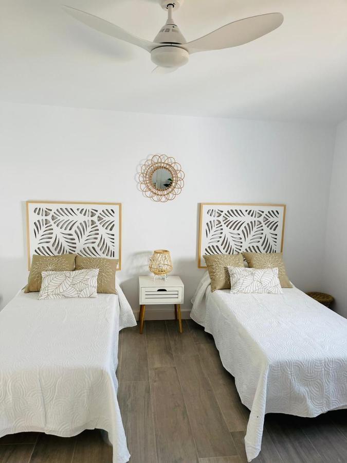 Palapa Garden Alojamientos, Piscina Privada Y Cerca Del Mar Chiclana de la Frontera Ngoại thất bức ảnh