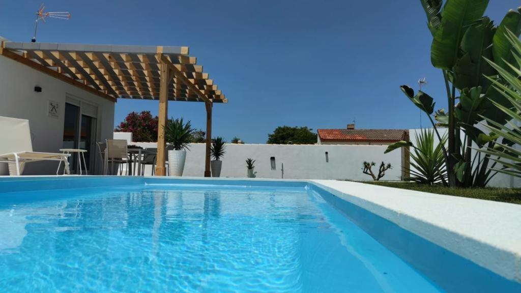 Palapa Garden Alojamientos, Piscina Privada Y Cerca Del Mar Chiclana de la Frontera Ngoại thất bức ảnh