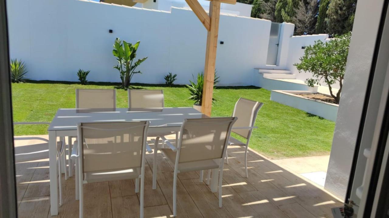 Palapa Garden Alojamientos, Piscina Privada Y Cerca Del Mar Chiclana de la Frontera Ngoại thất bức ảnh